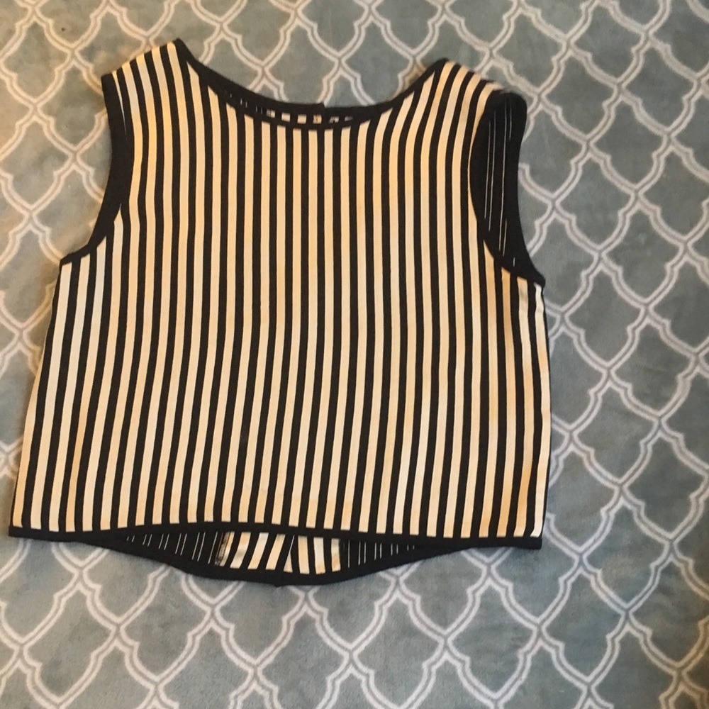 Short Anne Klein tank